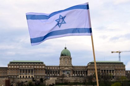 La Hongrie se retire de la Cour pénale internationale alors que Viktor Orban accueille Benjamin Netanyahou