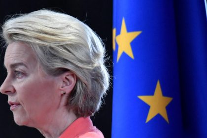 L&rsquo;UE avertit qu&rsquo;elle prévoit des contre-mesures alors que les dirigeants mondiaux réagissent aux tarifs douaniers américains