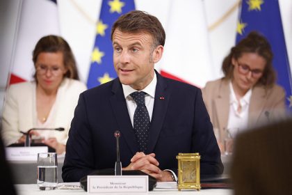 « Jouer européen » : Emmanuel Macron exhorte à riposter au protectionnisme américain par une réponse européenne coordonnée