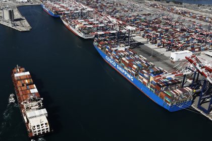 Donald Trump menace d&rsquo;imposer des droits de douane supplémentaires de 50 % en guise d&rsquo;ultimatum à la Chine