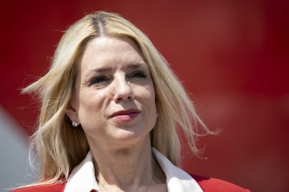 Participation des hommes transgenres aux sports féminins : le gouvernement américain attaque l&rsquo;État du Maine