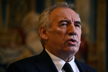 Déficit : François Bayrou évoque un référendum pour surmonter les blocages à réformer l&rsquo;État