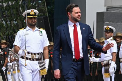 Le vice-président américain Vance arrive en Inde pour entamer une visite de 4 jours avec sa famille