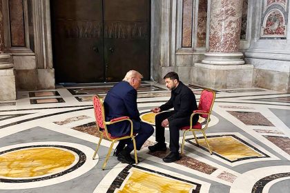 Trump et Zelensky se rencontrent en tête-à-tête au Vatican avant les funérailles du pape