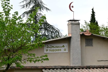 « Un acte antimusulman » et peut-être d&rsquo;autres mobiles, affirme Bruno Retailleau qui a renforcé la sécurité autour des mosquées