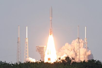 Amazon lance les premiers satellites Kuiper pour concurrencer Starlink