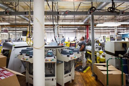 L&rsquo;industrie manufacturière américaine montre des signes d&rsquo;amélioration, la production et les commandes sont en hausse