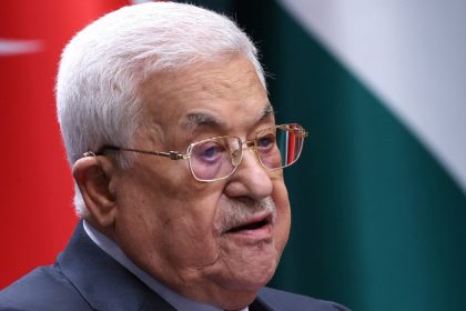 Le président de l&rsquo;Autorité palestinienne appelle le Hamas à déposer les armes