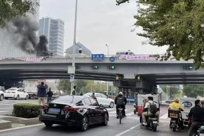 Panique des hauts dirigeants chinois après la réaction tardive de la police à des banderoles anti-PCC