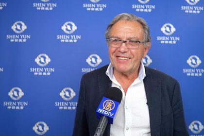 Shen Yun « fait réfléchir sur la condition humaine », estime un maire