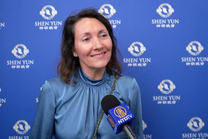 Shen Yun : « C’est très important de promouvoir ces valeurs, de donner envie aux jeunes », confie une pharmacienne