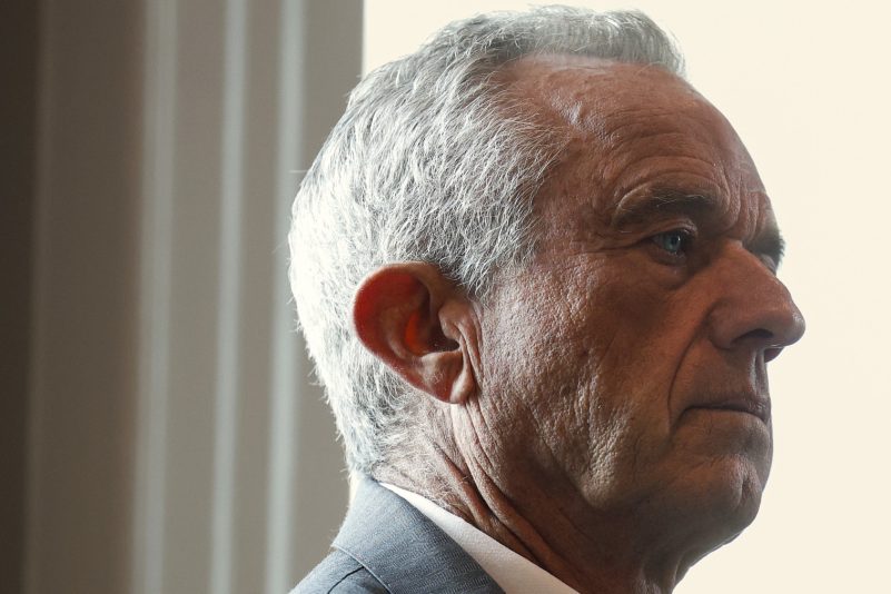 Le secrétaire d&rsquo;État à la Santé américain fait part de ses inquiétudes quant à l&rsquo;efficacité du vaccin Novavax Covid-19 après le retard pris par la FDA