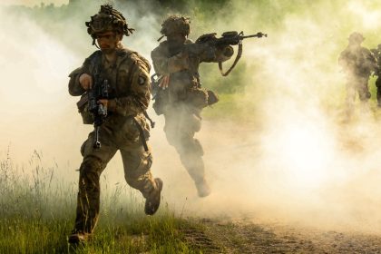 Les dépenses militaires mondiales ont dépassé les 2700 milliards de dollars, selon un rapport