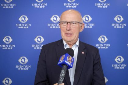 Shen Yun apporte « du rêve total, avec un bien-être, une détente extraordinaire », confie un député