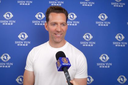 Shen Yun, un spectacle « magnifique, très lumineux, aérien », juge le directeur du Grand Rex