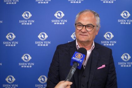 Shen Yun : « C’est vraiment spectaculaire », s’exclame le gérant d’une société
