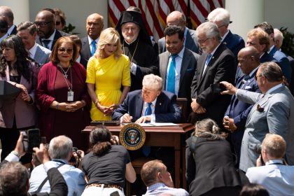 Donald Trump crée une commission sur la liberté religieuse à l&rsquo;occasion de la Journée nationale de la prière