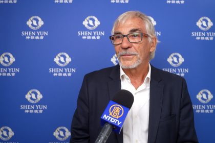 Shen Yun apporte « contentement et gratitude » au public, confie un ancien directeur général