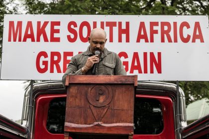 Des Afrikaners arrivent aux États-Unis en tant que réfugiés, attisant les tensions avec Pretoria