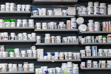 Donald Trump annonce un décret visant à réduire le prix des médicaments sur ordonnance