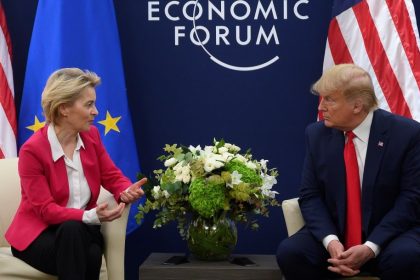 Au bord de la récession, l’Europe dit vouloir négocier rapidement avec Trump sur les droits de douane