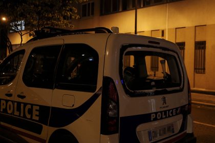 Val-de-Marne : un policier poussé du toit d’un Courtepaille en tentant d’arrêter des voleurs de cuivre