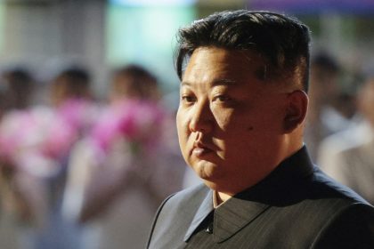 Corée du Nord : fiasco du lancement d&rsquo;un navire de guerre sous les yeux de Kim Jong-Un