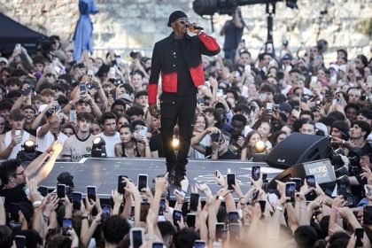 Le rappeur Werenoi, meilleur vendeur d&rsquo;albums en France, meurt brutalement à 31 ans