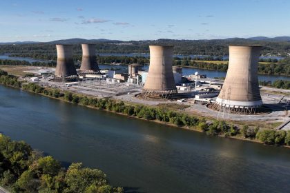 Donald Trump signe des décrets pour stimuler l’industrie nucléaire américaine