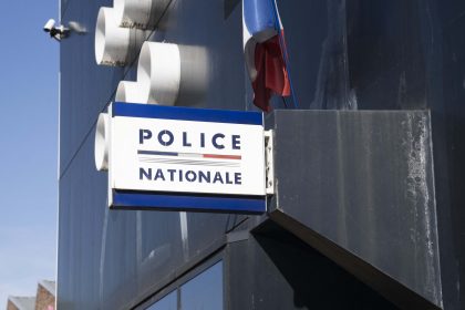Deux policiers violemment agressés par un récidiviste lors d&rsquo;un contrôle sur un point de deal à Saint-Denis