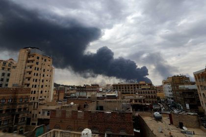 Après un tir de missile des Houthis, Israël appelle à évacuer des ports au Yémen