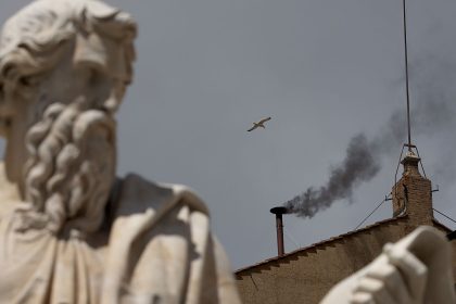 Vatican : pas de nouveau pape élu à midi au deuxième jour du conclave