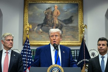 Le président Trump signe un décret visant à réduire les prix des médicaments