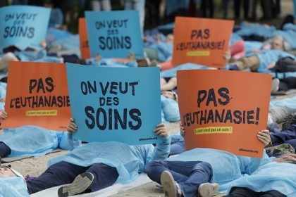 Fin de vie : une mobilisation grandissante contre l&rsquo;euthanasie