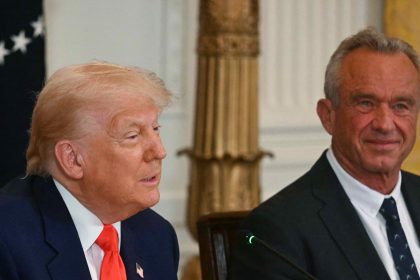 Lors de l&rsquo;événement MAHA, Donald Trump cible les lobbyistes des entreprises : « Nous ne serons  pas réduits au silence »