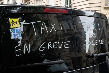 Grève des taxis : le « détail des mesures » va être retravaillé, annonce François Bayrou