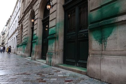 Jets de peinture verte sur deux synagogues et le Mémorial de la Shoah à Paris