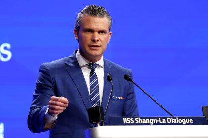 Le secrétaire américain à la Défense promet le soutien des États-Unis aux alliés de l&rsquo;Indo-Pacifique et met en garde contre une menace chinoise « imminente »