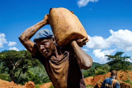 Risquant l&rsquo;ire de Pékin, le Zimbabwe, riche en minerais, souhaite des échanges commerciaux avec les États-Unis