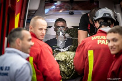 « Un acte de courage exemplaire » : En route vers une caserne à vélo, un pompier sauve deux personnes d’un incendie