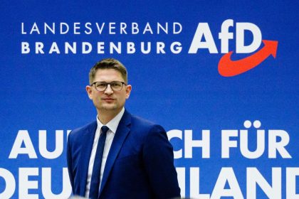 René Springer, député allemand de l’AfD : « L’heure viendra très bientôt où chaque État membre se portera mieux hors de l’Union européenne que dedans »