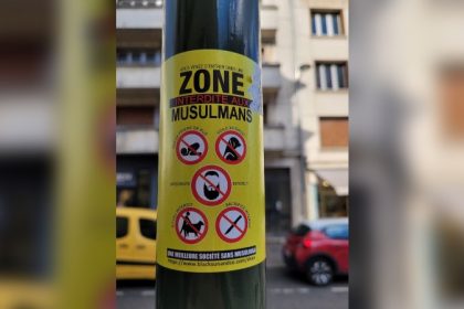 « Zone interdite aux musulmans » : à Orléans, des autocollants racistes provoquent l&rsquo;indignation