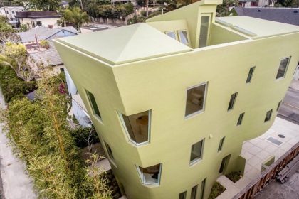 Location d’une maison aux formes inhabituelles dans le sud de la Californie