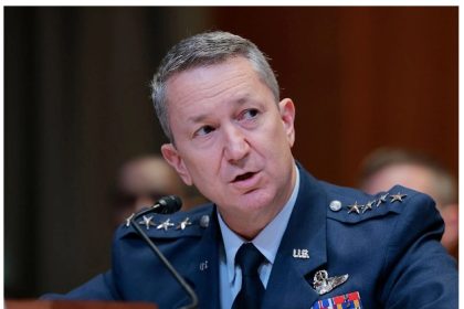 Poutine ne s&rsquo;arrêtera pas à l&rsquo;Ukraine, met en garde le président du Comité des chefs d&rsquo;état-major interarmées américain