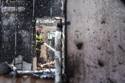 Seine-et-Marne : un père réussit à sauver sa femme et ses trois enfants des flammes mais s’en sort grièvement brûlé