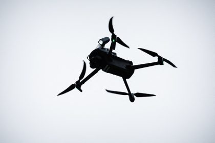 Drones survolant les prisons : un homme interpellé en pleine nuit en Seine-et-Marne