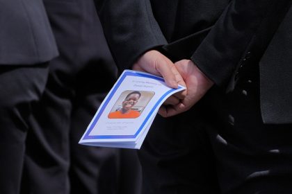 Royaume-Uni : prison à vie pour le meurtrier d’un collégien au sabre, malgré un état « psychotique »