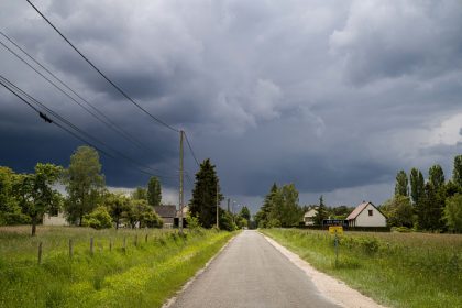 Orages : 14 départements en vigilance orange sur un axe Jura-Pyrénées