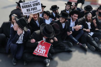 Israël : un parti ultra-orthodoxe de la coalition Netanyahu menace de faire tomber le gouvernement