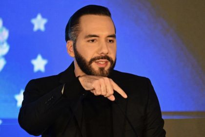 Nayib Bukele ironise sur une mise en scène pro-migrants sur les podiums de la Fashion Week
